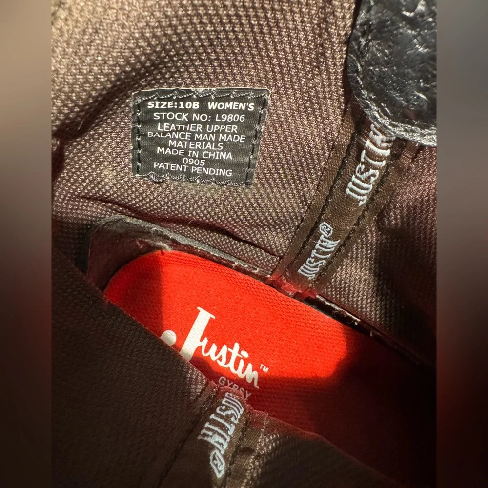 Justin Boots Black and Tan Heeled Boots - Picture 16 of 16